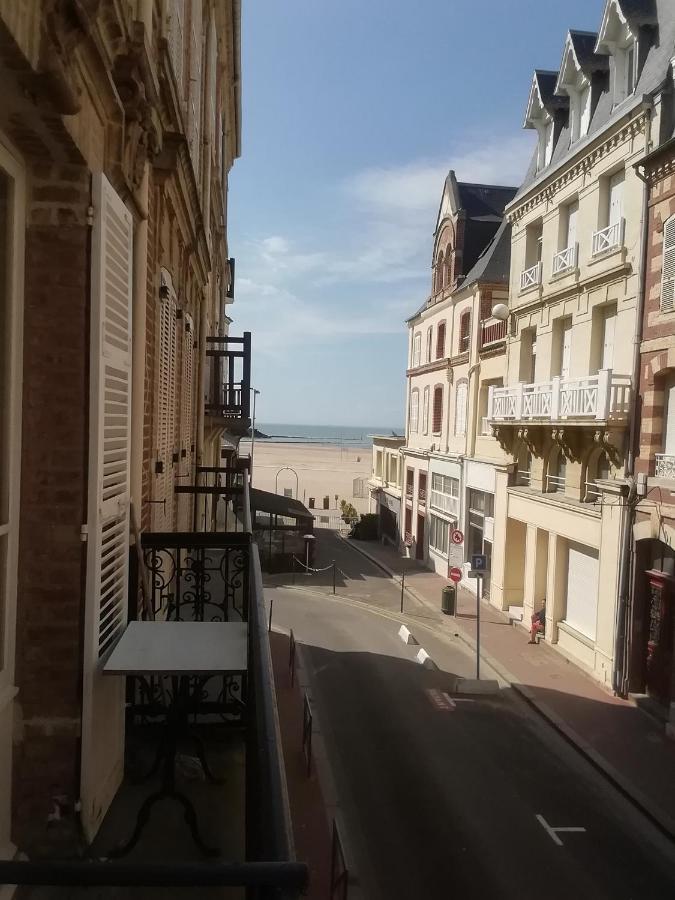 Trouville Centre 2 Pieces Balcon Sur Plage A 30 Metres Apartment Luaran gambar