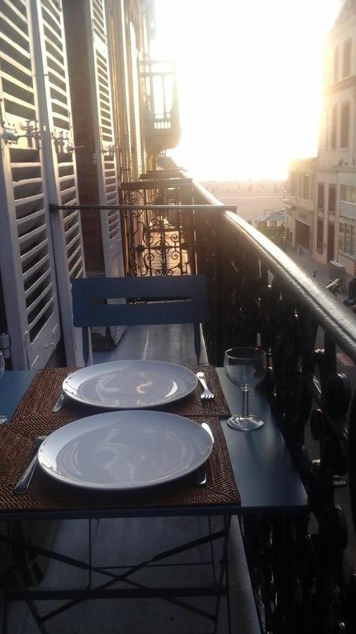 Trouville Centre 2 Pieces Balcon Sur Plage A 30 Metres Apartment Luaran gambar